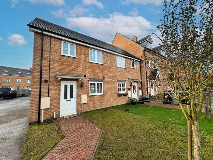 3 Bedroom Semi-Detached House To Rent In Tom Childs Close, Grantham, NG31