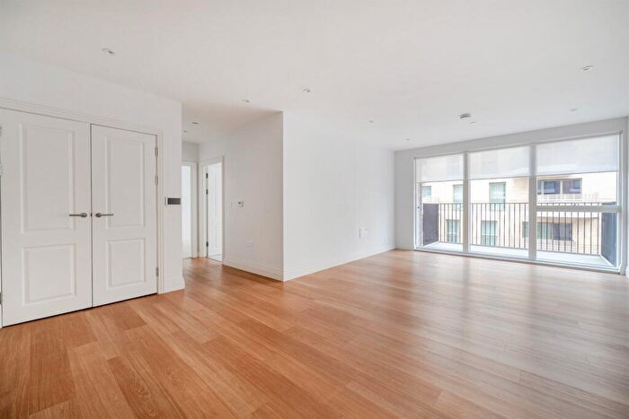 2 Bedroom Apartment To Rent In Carraway Street, Reading, RG1