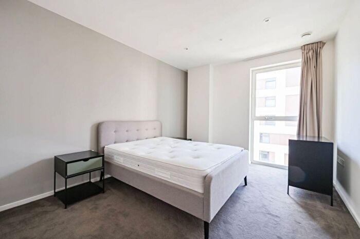 2 Bedroom Flat To Rent In Fortuna House, Scarlett Close, Stratford, London, E20