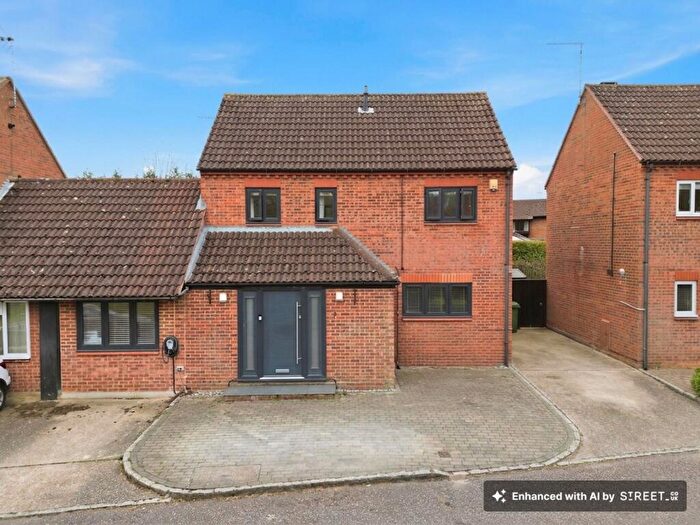 3 Bedroom Link Detached House For Sale In Adams Court, Woughton On The Green, MK6