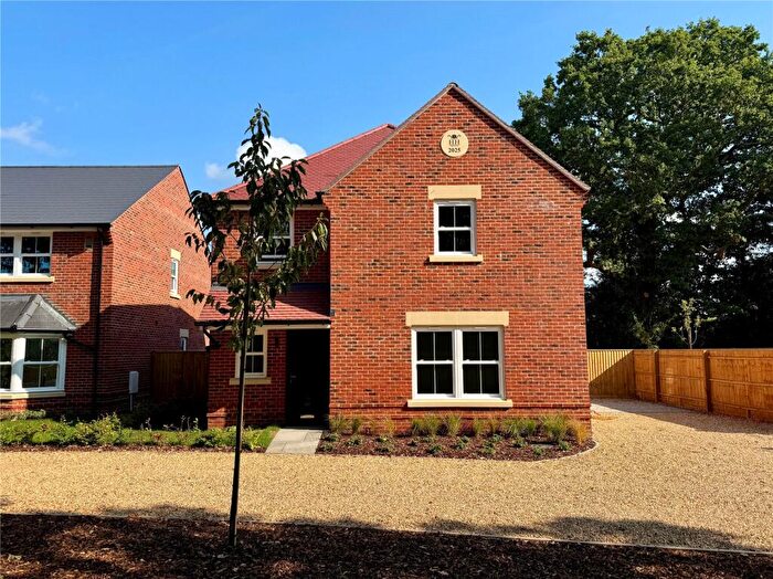 4 Bedroom Detached House For Sale In Kings Farm Lane, Hordle, Hampshire, SO41