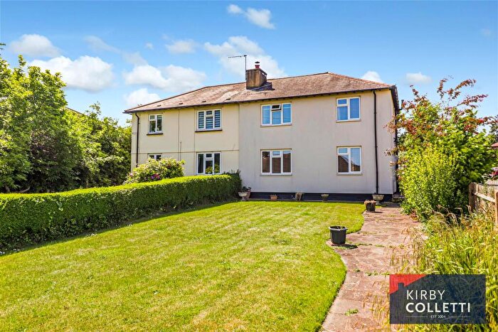 3 Bedroom Semi-Detached House For Sale In High Road, Broxbourne, EN10