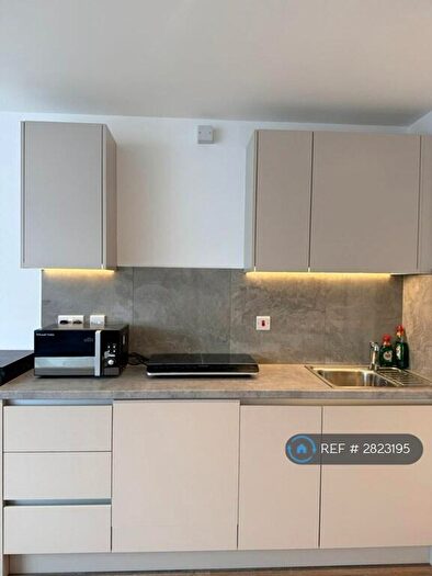 Studio To Rent In High Street, Edgware, HA8