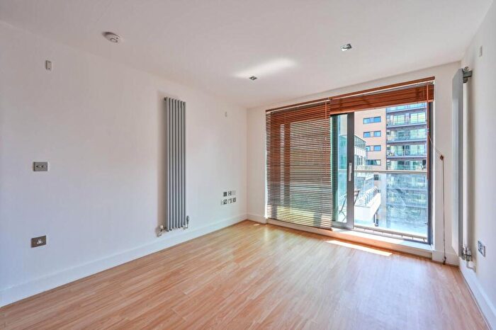 2 Bedroom Flat For Sale In Millharbour, , Canary Wharf, London, E14
