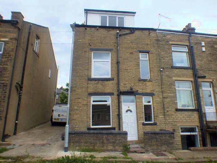 3 Bedroom Terraced House To Rent In Robert Street North, Halifax, HX3