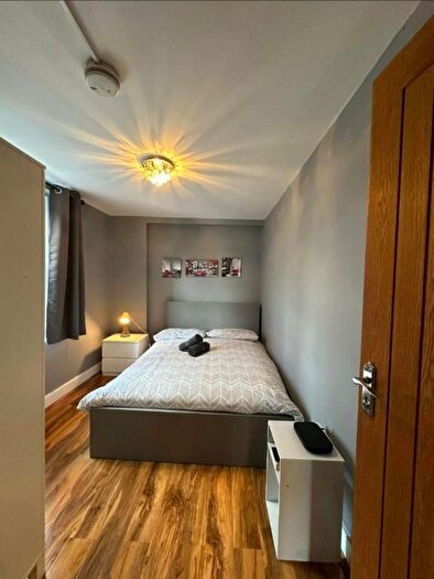 2 Bedroom Flat To Rent In Edgware Road, London, W2