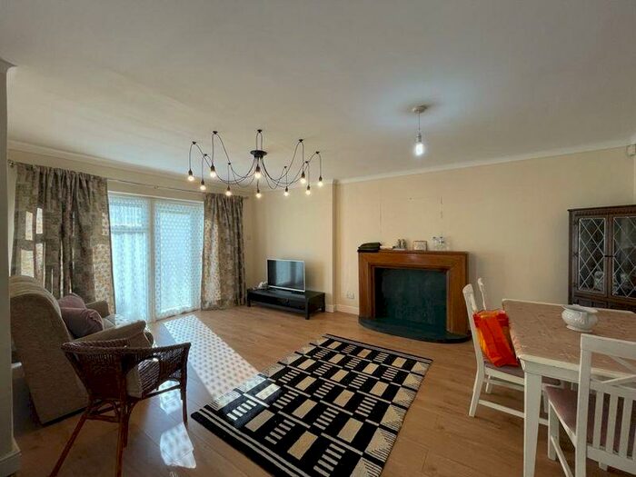 Studio To Rent In The Grove, Edgware, HA8