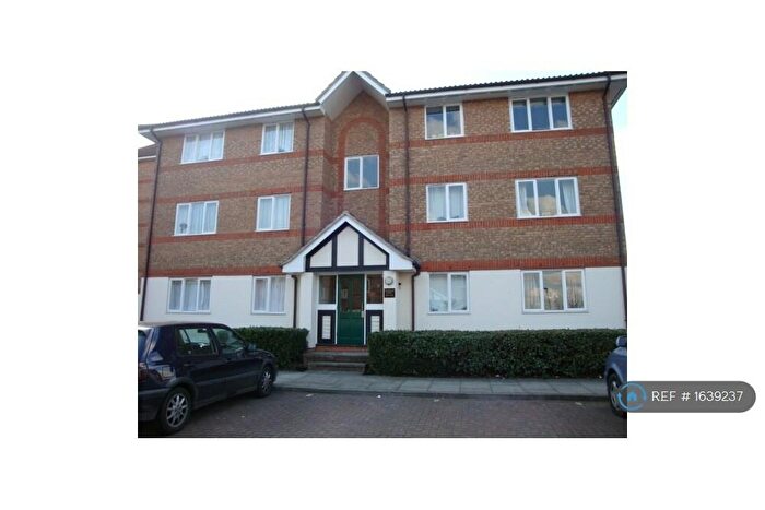 1 Bedroom Flat To Rent In Chandlers Drive, Erith, DA8