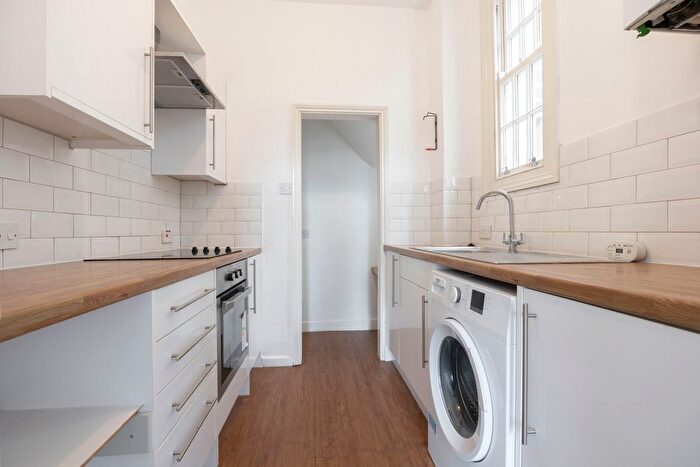 1 Bedroom Flat To Rent In Winchcombe Street, Cheltenham, GL52