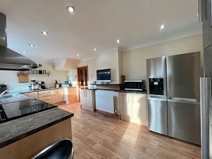 3 Bedroom Semi-Detached House For Sale In Wayside, Marsden, South Shields, NE34