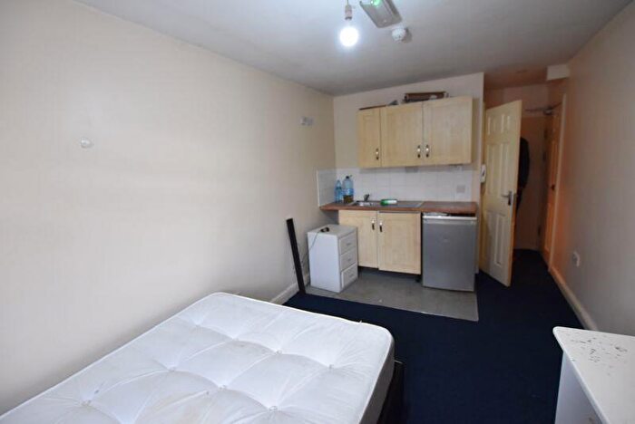 Flat To Rent In Radford Road, Nottingham, NG7