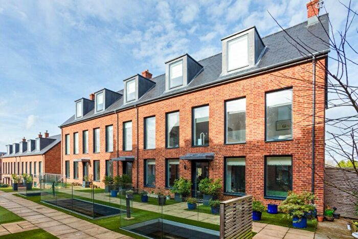 2 Bedroom Apartment For Sale In Bewick Mews, Hungerford, Berkshire, ., RG17