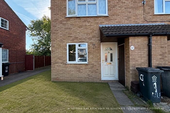 1 Bedroom Ground Maisonette For Sale In Lyle Close, Leicester, LE4