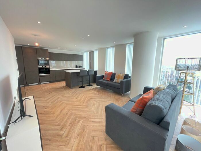 2 Bedroom Flat To Rent In Elizabeth Tower, Deansgate Square, Manchester, M15