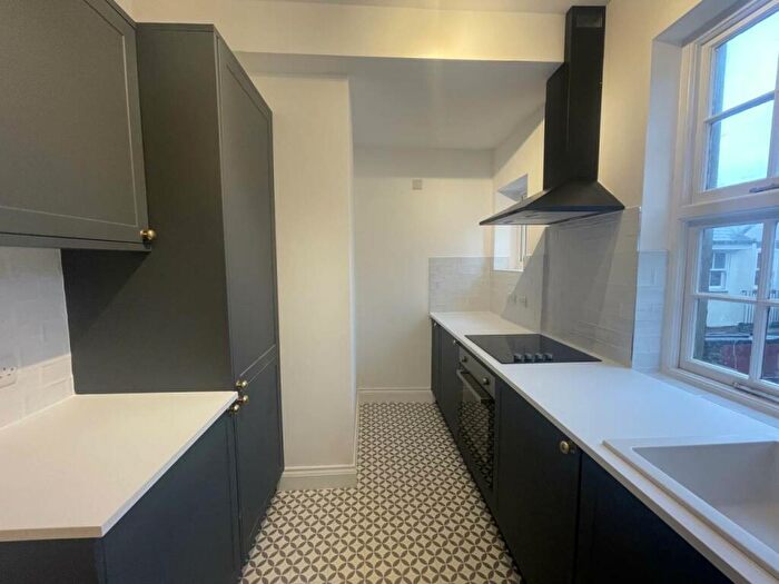 1 Bedroom Flat To Rent In Montague Street, Worthing, West Sussex, BN11