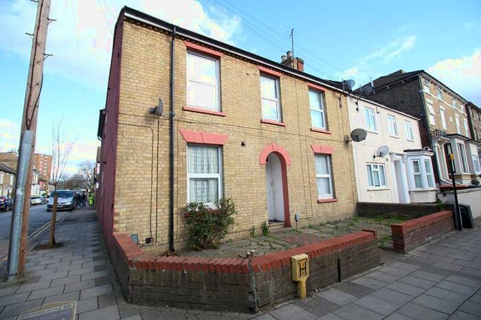 1 Bedroom Flat To Rent In Alexander Road, Bedford, MK40