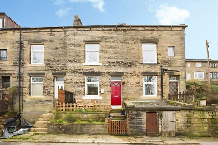 3 Bedroom Terraced House For Sale In Ripley Terrace, Luddendenfoot, Halifax, West Yorkshire, HX2