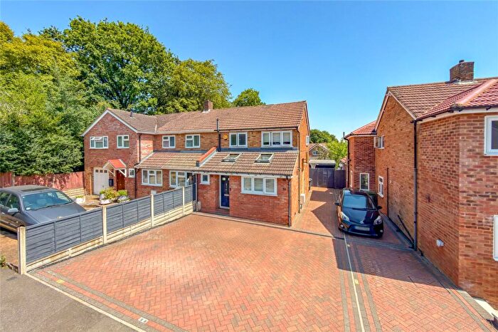 2 Bedroom Semi-Detached House For Sale In Fernleys, St. Albans, Hertfordshire, AL4