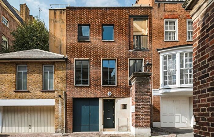 2 Bedroom Flat To Rent In Catherine Wheel Yard, Mayfair, SW1A