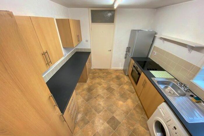 2 Bedroom Flat To Rent In Brookside Road, Loughborough, LE11