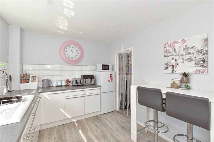 2 Bedroom Maisonette For Sale In Aldsworth Close, Portsmouth, Hampshire, PO6