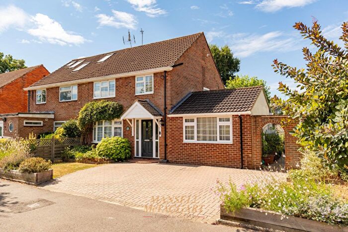 4 Bedroom Semi-Detached House For Sale In Hermits Road, Crawley, RH10