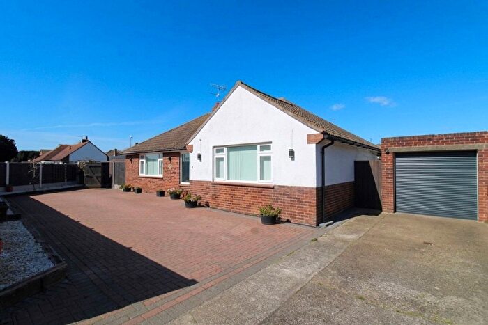 2 Bedroom Bungalow For Sale In Dent-De-Lion Road, Margate, CT9