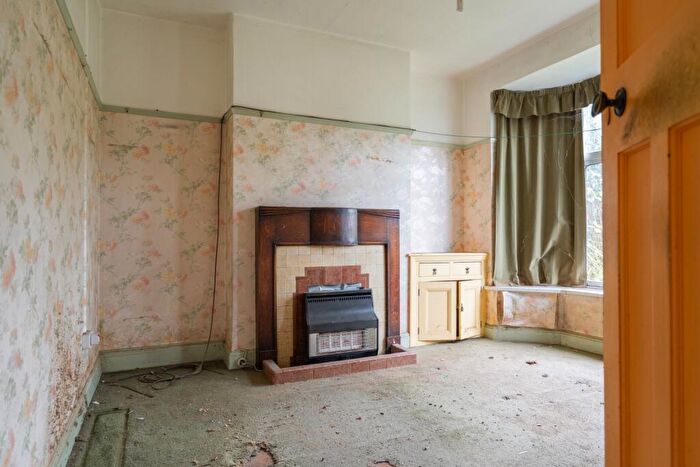3 Bedroom Semi-Detached House For Sale In Ridgeway Drive, Newport, NP20