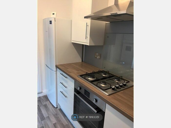 3 Bedroom Terraced House To Rent In Talbot Road, Southsea, PO4