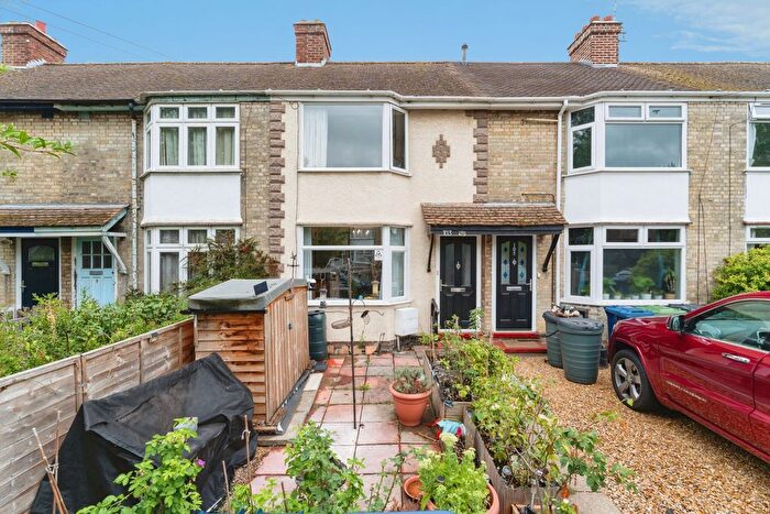 3 Bedroom Terraced House For Sale In Brampton Road, Cambridge, CB1