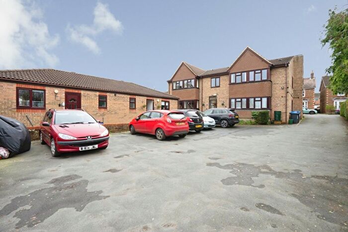 2 Bedroom Property For Sale In Fairfield Gardens, Burgess Hill, RH15