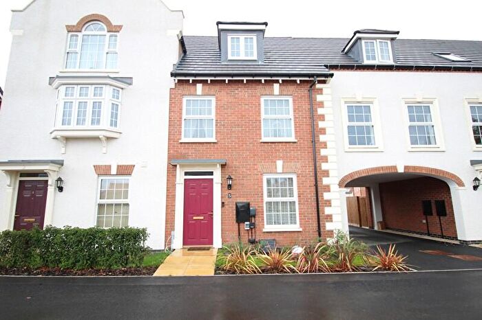 3 Bedroom Town House To Rent In Biddenham Park Way, Bedford, MK40