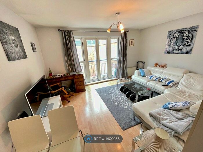 1 Bedroom Flat To Rent In London House, Kingston Upon Thames, KT1