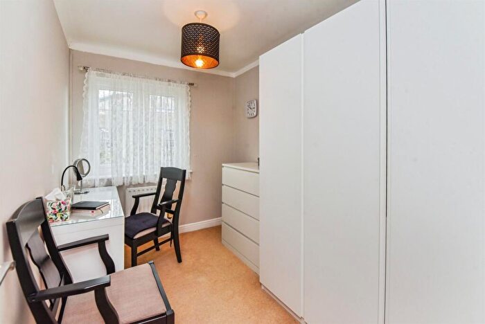 3 Bedroom End Of Terrace House For Sale In Middle Leaze, Chippenham, SN14