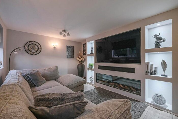 3 Bedroom Town House For Sale In Ridings Fields, Brockholes, HD9