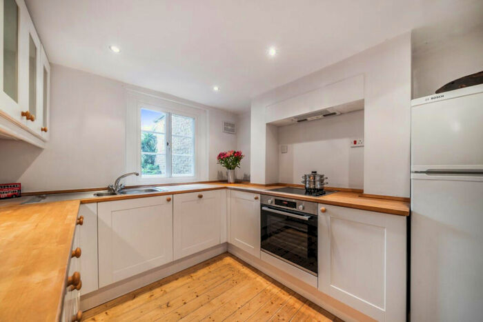 3 Bedroom Terraced House To Rent In Walcot Square, London, SE11