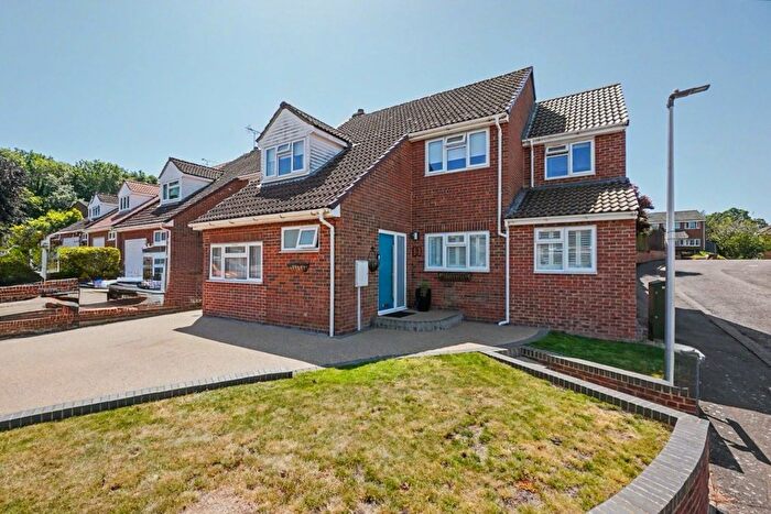 4 Bedroom Detached House For Sale In Goldsmith Road, Rainham, ME8
