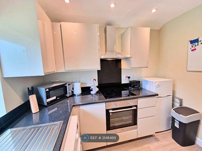 1 Bedroom Flat To Rent In Shenley Lane, Birmingham, B29