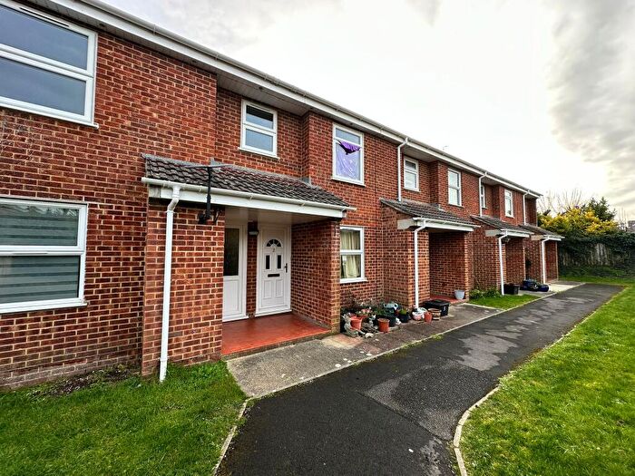 2 Bedroom Flat To Rent In Avonmead Court, Amesbury, SP4