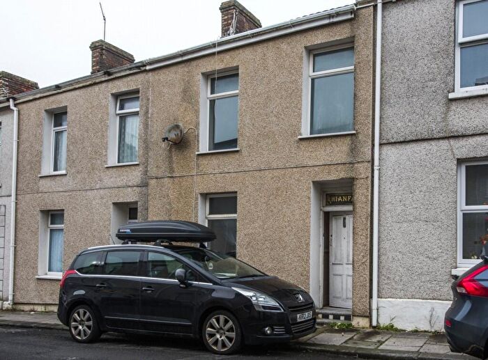 3 Bedroom Terraced House For Sale In Russell Street, Llanelli, SA15