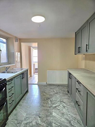 4 Bedroom Terraced House To Rent In Dongola Road, Plaistow, E13