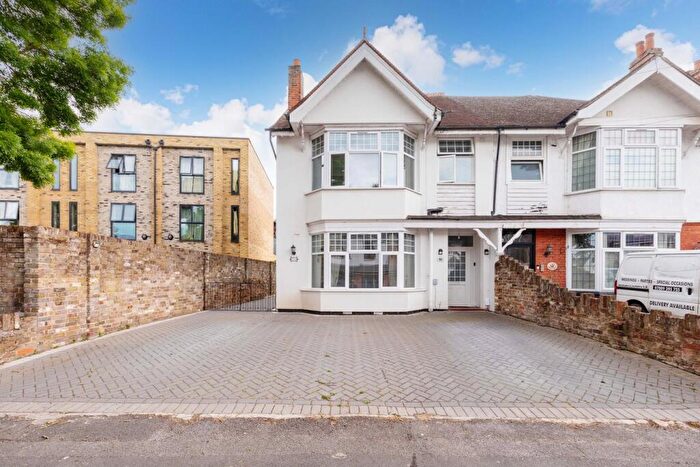 4 Bedroom Semi-Detached House For Sale In Upton Road, Slough, SL1