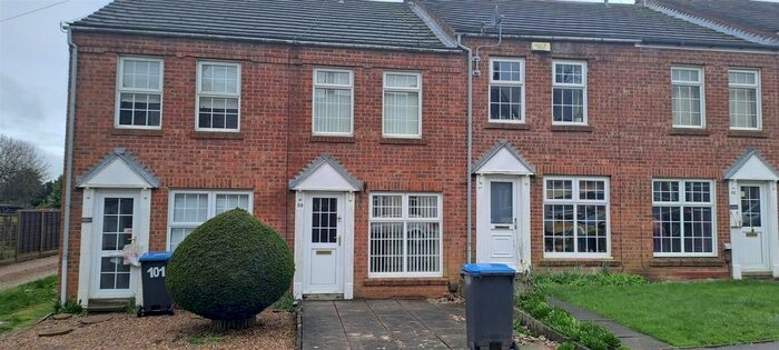 2 Bedroom Town House To Rent In Queens Road, Hinckley, LE10