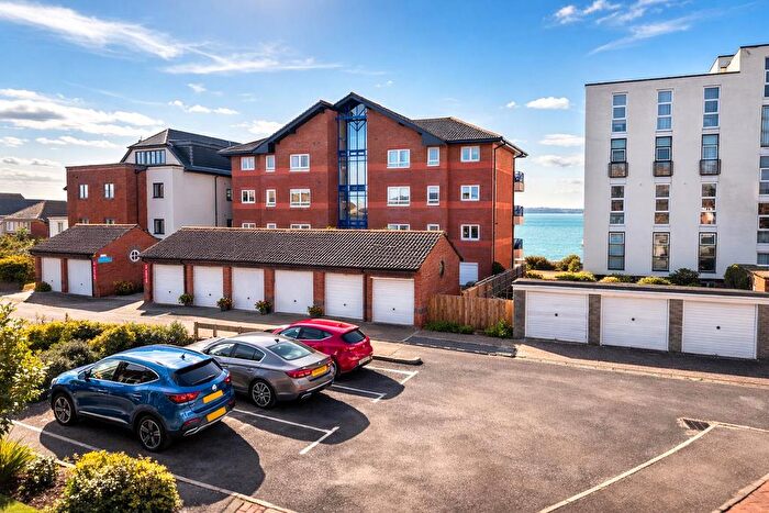 1 Bedroom Flat For Sale In Beach Road, Lee-On-The-Solent, PO13