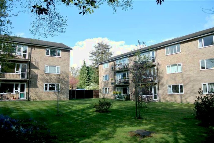 2 Bedroom Apartment To Rent In Weybridge, KT13