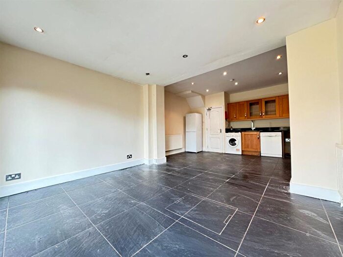 4 Bedroom Property To Rent In Baxter Road, Ilford, IG1