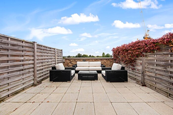 3 Bedroom Terraced House For Sale In Handley Drive Kidbrooke, SE3