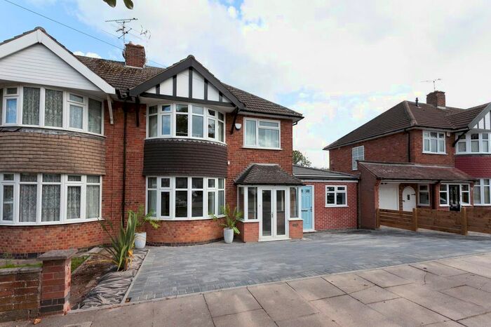 Studio To Rent In Downing Drive, Leicester, LE5