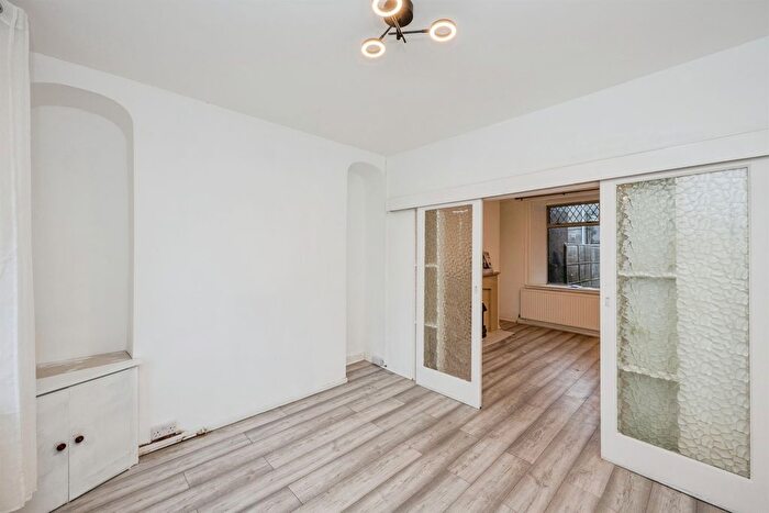 3 Bedroom Terraced House For Sale In Rockingham Terrace, Neath, SA11