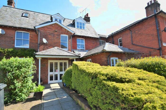 1 Bedroom Flat To Rent In Winchester City Centre, SO23